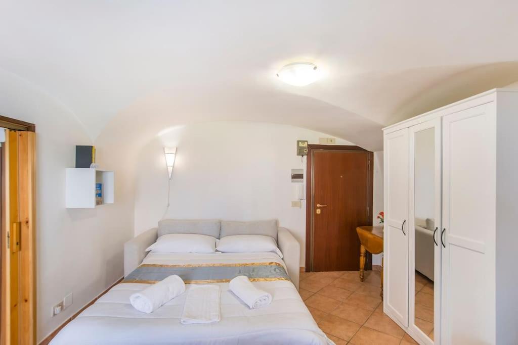 Vatican Little Apartment *