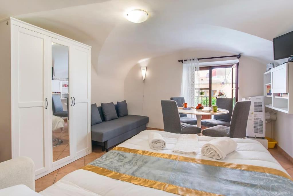 Vatican Little Apartment